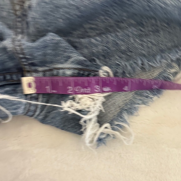 Levi 550 Frayed Hem Shorts - Picture 8 of 8